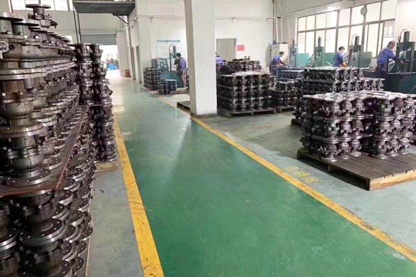 爱游戏平台阀门毛坯库存区